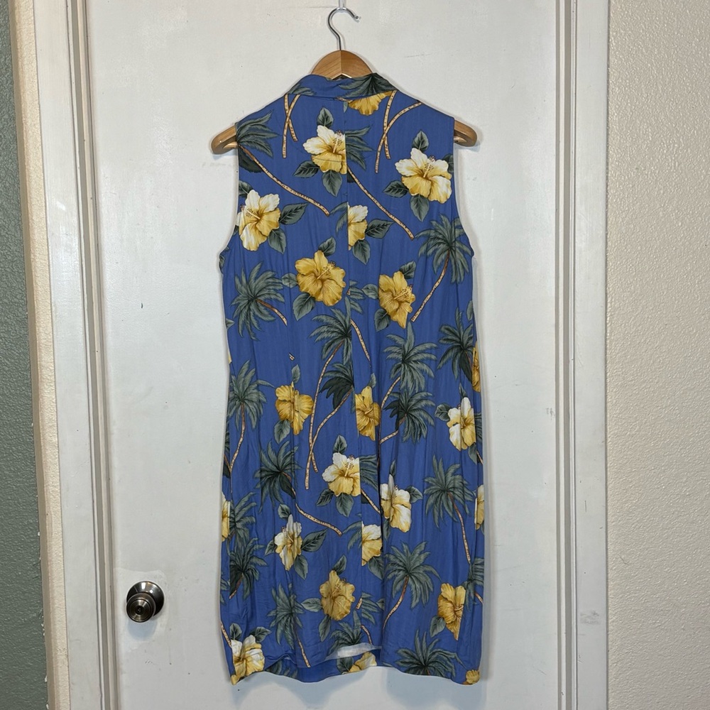 Caribbean Joe Women’s Blue Shirt with Yellow Hibiscus and Green Palms Size 1X - Picture 6 of 7